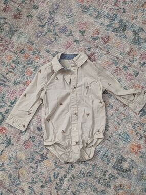 OshKosh B'gosh Beige Button-Front Baby Bodysuit with Acorn Trim - Size 18m